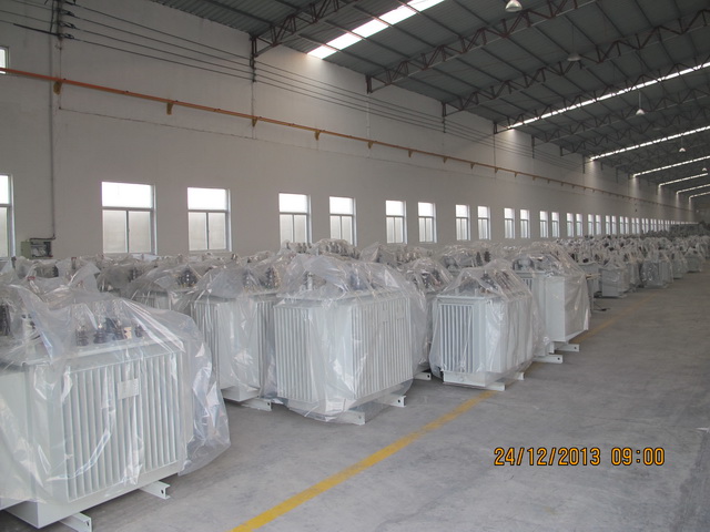 油浸式变压器生产车间